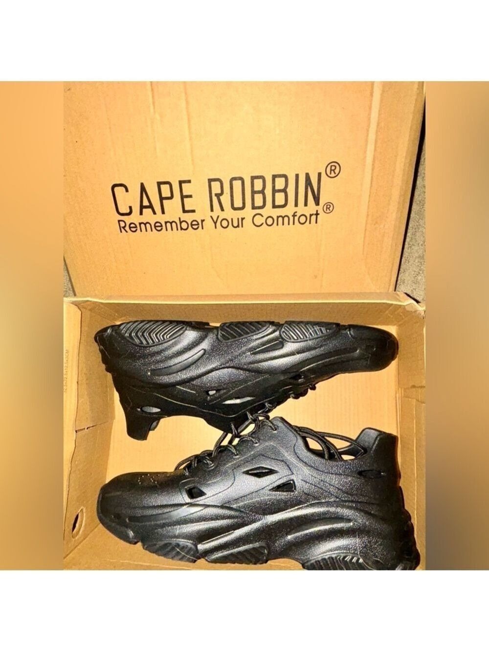 Cape Robbin Super Lightweight Black Sneakers